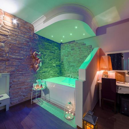 Hotel Vogue Лікола Екстер'єр фото