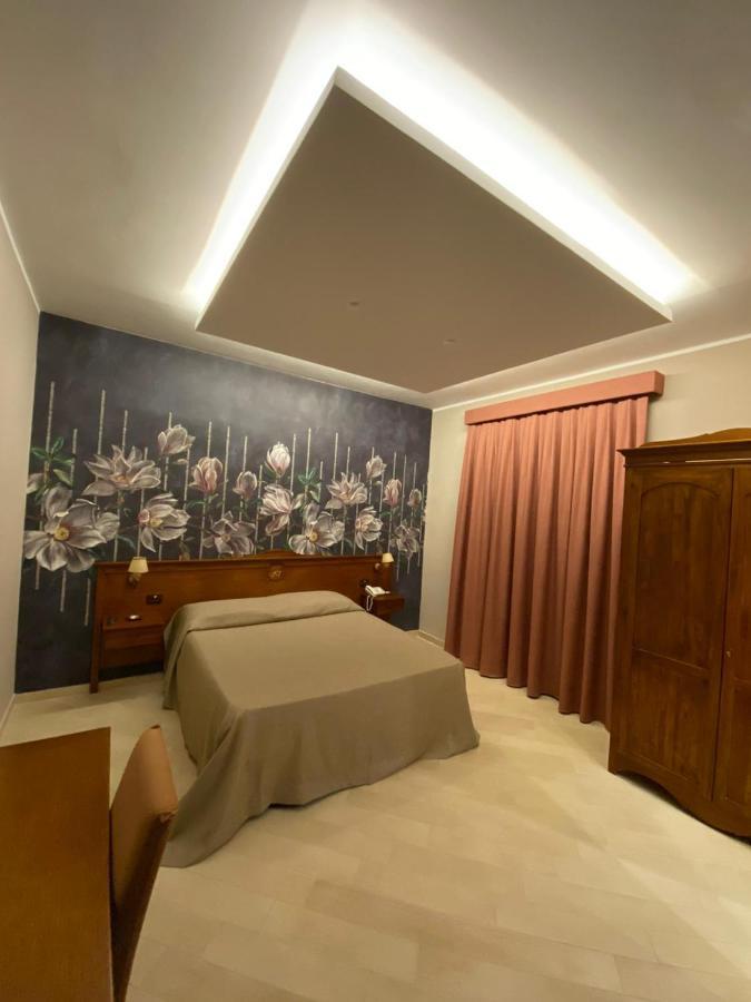Hotel Vogue Лікола Екстер'єр фото