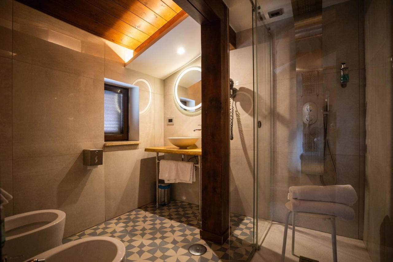 Hotel Vogue Лікола Екстер'єр фото