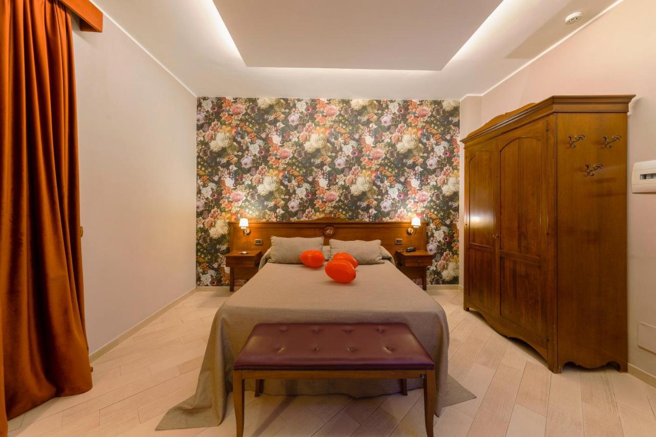 Hotel Vogue Лікола Екстер'єр фото