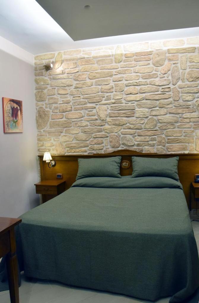 Hotel Vogue Лікола Екстер'єр фото