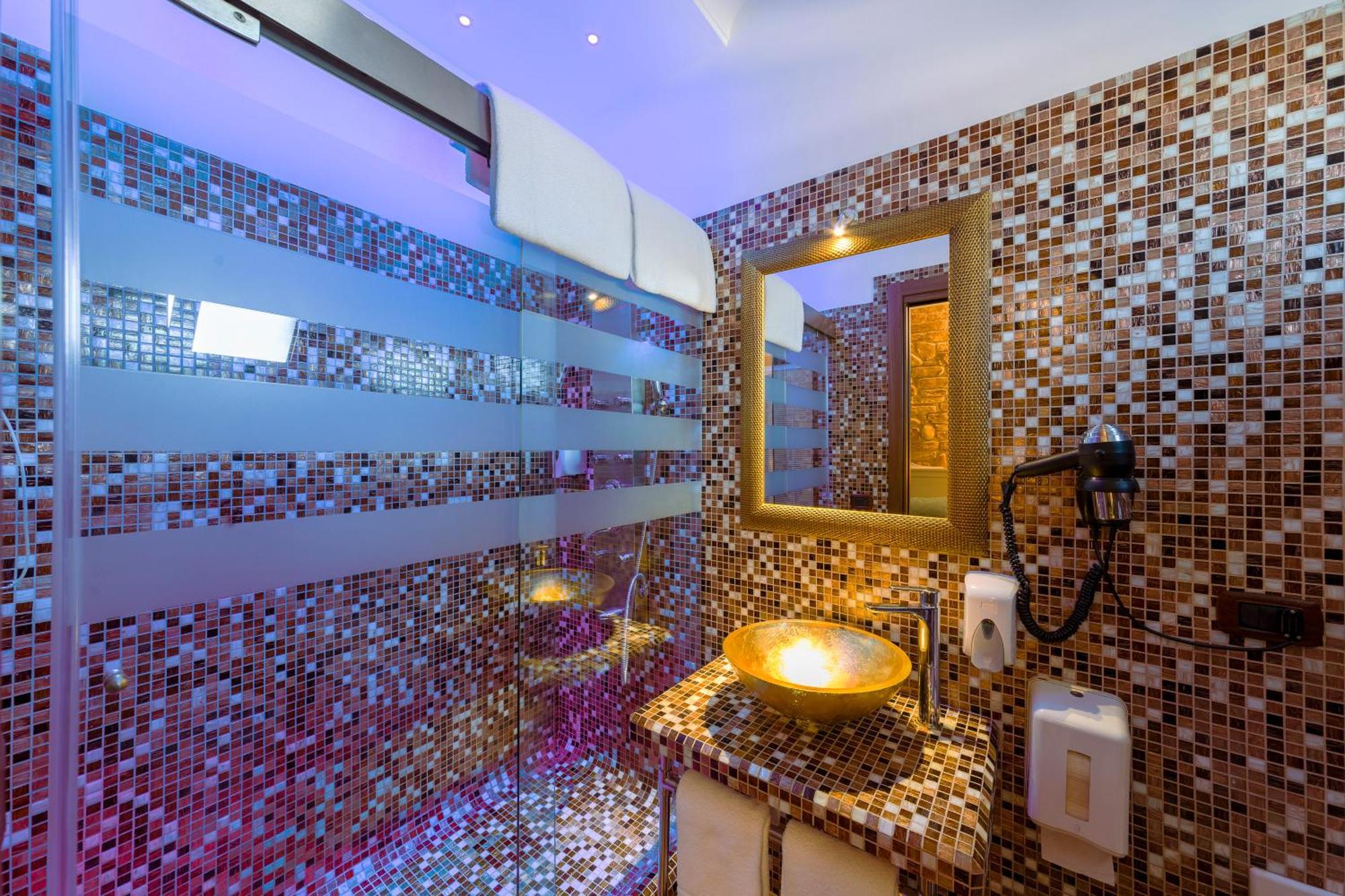 Hotel Vogue Лікола Екстер'єр фото