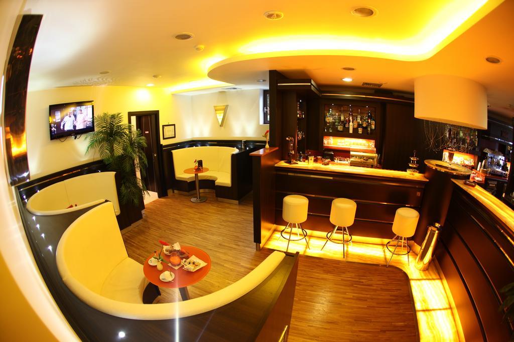 Hotel Vogue Лікола Екстер'єр фото