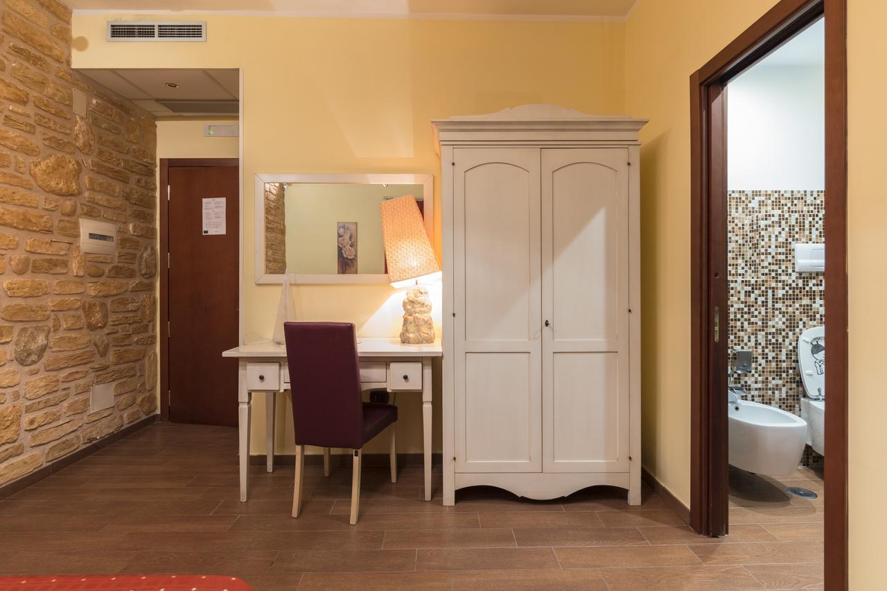 Hotel Vogue Лікола Екстер'єр фото